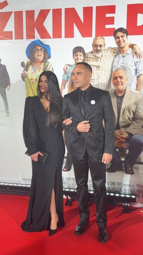 Glumac Srdjan Timarov na na premijeri filma “Povratak Zikine dinastije” (3).jpg