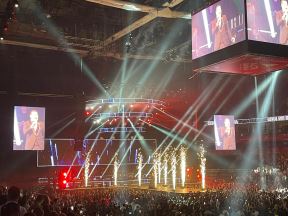 Koncert Vlade Georgijeva kasnio sat vremena (2).jpg