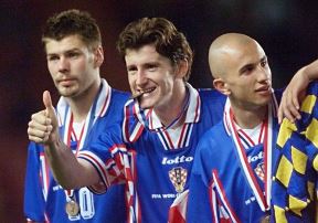 Zvonimir Boban i Davor Šuker slave bronzu na Svetskom prvenstvu 1998