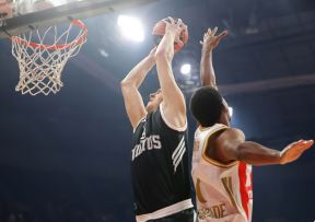 Crvena Zvezda - Virtus Bolonja (4).jpg