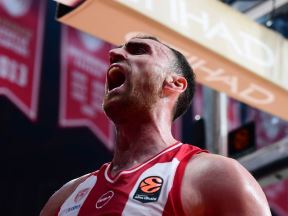 Srpski košarkaš Nikol Milutinov, centar Olimpijakosa.