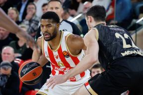 Džered Batler na utakmici Zvezda Monako