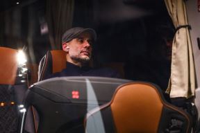 Pep Gvardiola sedi sam u autobusu Mančester sitija posle poraza od Bode Glimta