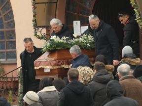 Mika Aleksić sahrana.jpeg