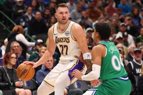 Luka Dončić na meču protiv Dalasa