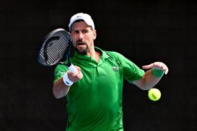 Novak Đoković udara bekhend na Australijan openu
