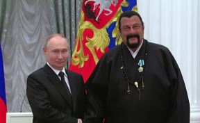 Stiven Sigal i Putin (5).png