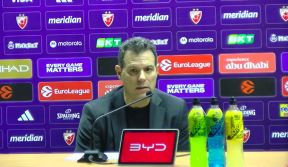 Dimitris Itudis na konferenciji protiv Zvezde