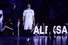 Aleksa Avramović na meču Partizana i Dubaija u Areni