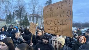 Preminula devojčica nakon operacije krajnika, Protest u Čačku (4).jpg