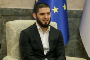 Aleksandar Vučić i Islam Mahačev (4).JPG