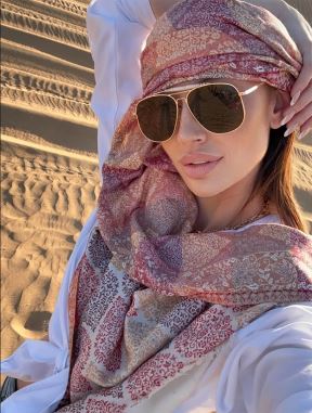 Katarina Živković slavi Dan zaljubljenih u Dubaiju (4).jpg