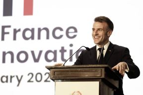 Emanuel Makron i Narendra Modi (5).jpg
