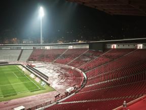 Uništena južna tribina stadiona Crvene zvezde (3).jpg