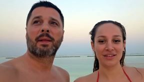 Luna i Marko zaglavljeni na Maldivima (3).png