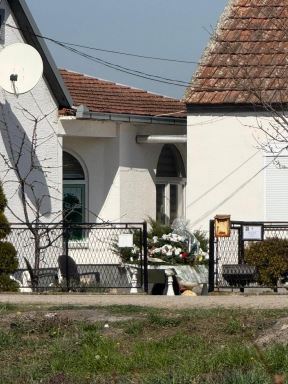 Darko Lazic kuća sahrana (2).jpg