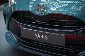 Toyota Yaris (4).jpg