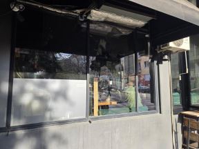 Bačena bomba na vračarski kafić (3).jpg