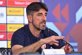 Veljko Paunović konferencija pred prijateljske mečeve (3).jpg