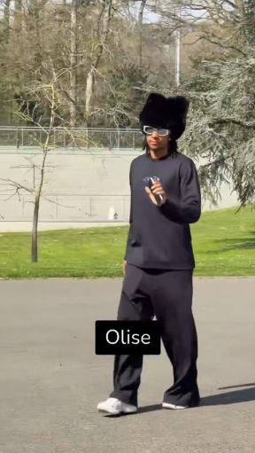 Majkl Olise na okupljanju Francuske.