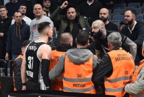 Mateuš Ponitka u sukobu sa navijačem
