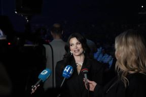 Milica Pavlović na koncertu Zdravka Čolića u Sarajevu (4).jpg