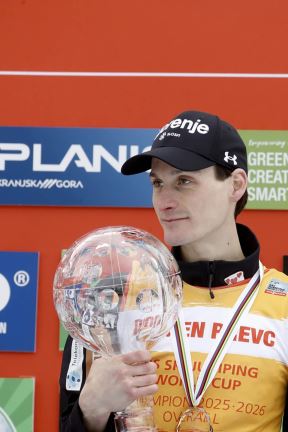 Domen Prevc (4).jpg