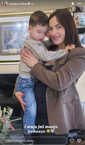 Naša pevačica Andrijana Radonjić u Hrvatskoj slavi Uskrs sa mužem i decom