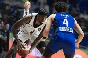 Šejk Milton u napadu na utakmici Budućnost Partizan