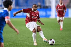 Anderson kao igrač Junajteda dodaje loptu
