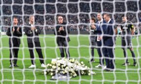 Fudbaleri Juventusa polažu venac za Aleksa Maningera