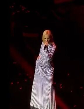 Jelena Rozga na koncertu Jakova Jozinovića (2).png