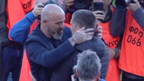 Zagrljaj Dejana Stankovića i Srđana Blagojevića na derbiju Zvezda Partizan