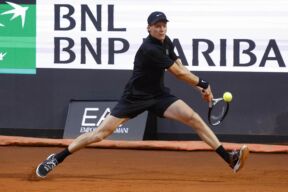 Janik Siner - Danil Medvedev  2.jpg