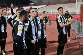 Fudbaleri Partizana na stadionu Vojvodine u Novom Sadu.