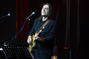 Dado Topić (2).jpg