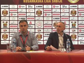 Milan Tomić konferencija (4).jpg