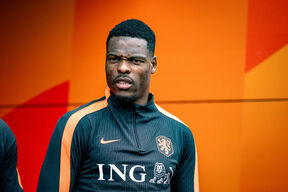 Denzel  Dumfries (1).jpg