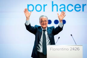 Florentino Perez maše rukama na konferenciji za medije.