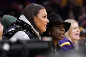 Liz Kembejdž na WNBA utakmici