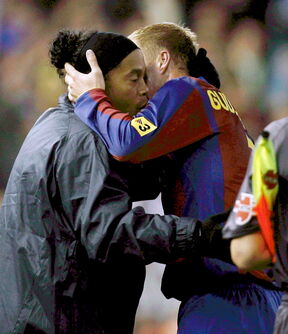Ejdur Gudjonsen ljubi Ronaldinja u Barseloni