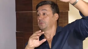 Rade Bogdanović u košulji daje intervju.