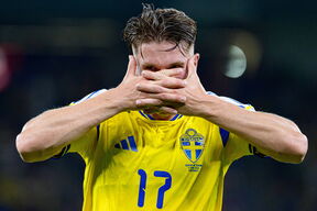 Viktor Đokereš slavi gol Švedske na Svetskom prvenstvu u SAD, Meksiku i Kanadi.
