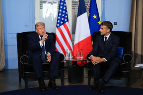 Donald Tramp i Emanuel Makron (4).jpg