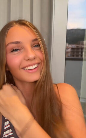 Jovana Petrović na moru  (5).jpg