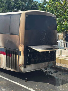 izgoreo autobus kod Inđije (4).jpg