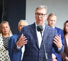 Aleksandar Vučić u obilasku na Makišu2.jpg
