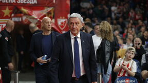 Svetislav Pešić izlazi na utakmicu Zvezda Bajern.jpg
