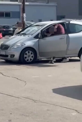 Muškarac uveo dete u auto i udarao ga u Kruševcu (6).jpg