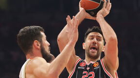 Vasilije Micić u duelu sa Nikolom Kalinićem
